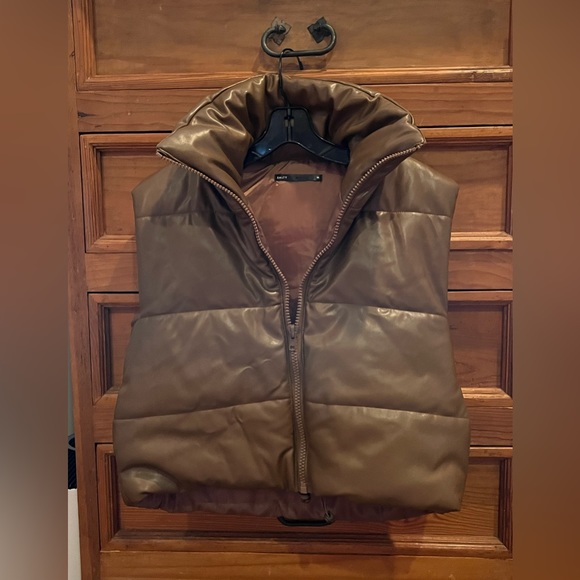 Salty PU Cropped Puffy Vest - NWOT - Picture 2 of 9
